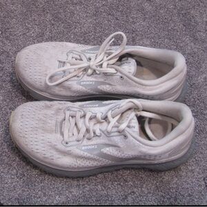Brooks Women’s Running Shoes Size 8